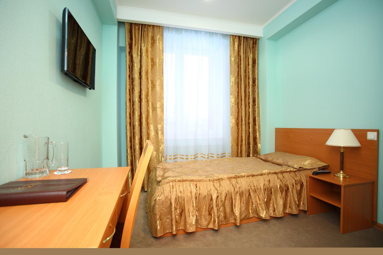 Hotel Rossiya Noyabrsk Oda fotoğraf