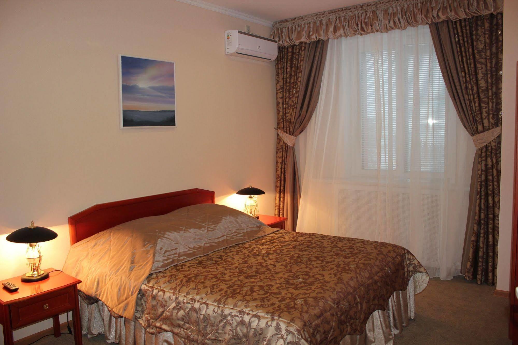 Hotel Rossiya Noyabrsk Dış mekan fotoğraf